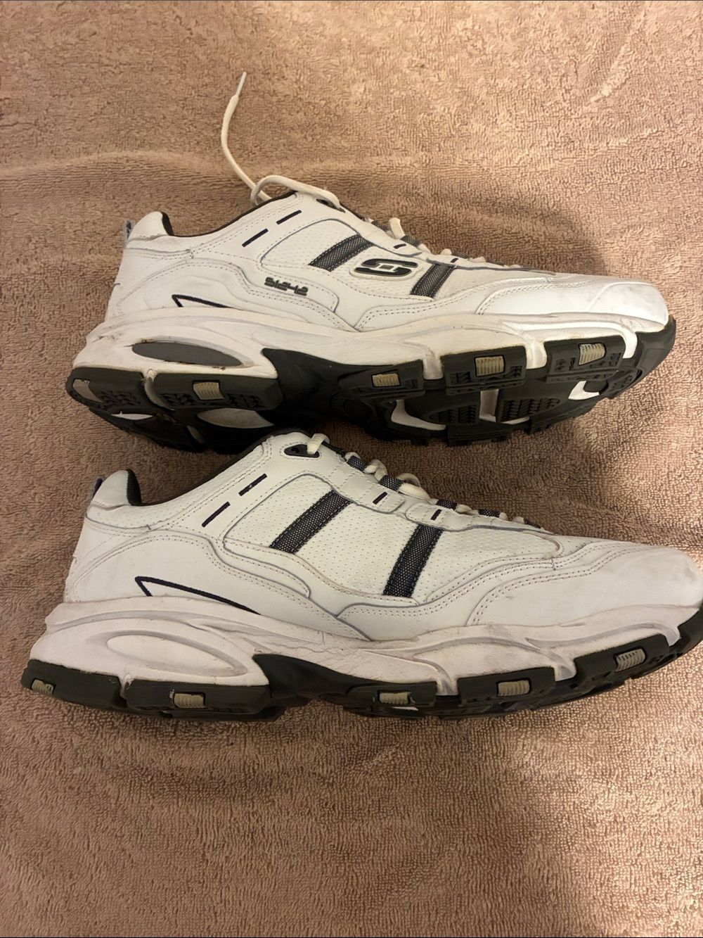 Men’s size 13 Skechers White and Gray Men's Athletic Sneakers - Picture 5 of 6